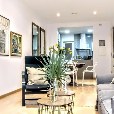 La Rambla Spacious 3br Monthly - Parsifal *