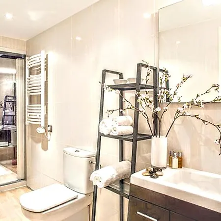 La Rambla Spacious 3br Monthly - Parsifal Barcelona